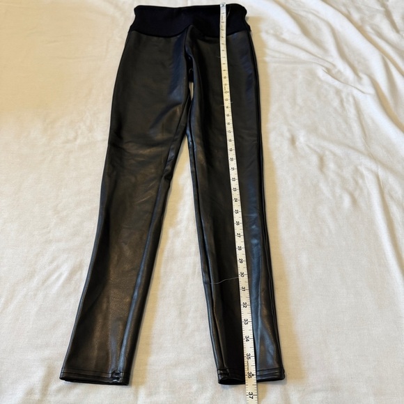 Spanx Assets Small All Over Leggings ~ Black Shiny Faux Leather Slimming - Picture 6 of 8